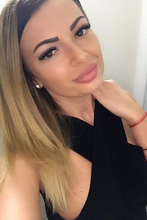 Busty Blonde Escort Girl Andrea Busty Blonde Escort Girl Andrea