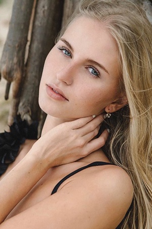 Russian Threesome Escort London Sonya